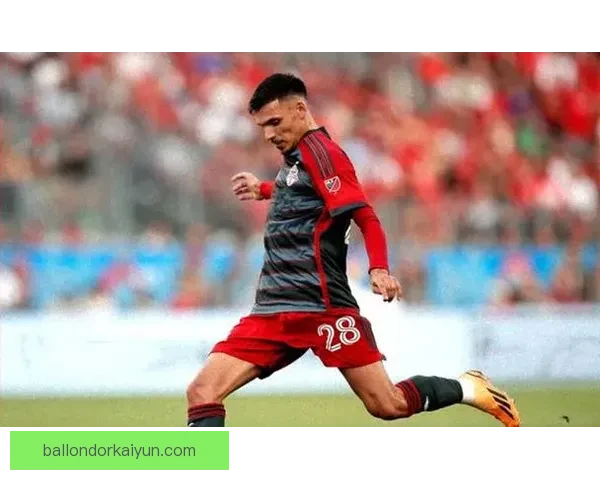 卡马文加盘带优势展现出色，状态回暖备受关注